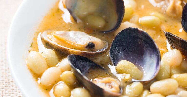 ALUBIAS CON ALMEJAS, RICO Y FÁCIL DE PREPARAR